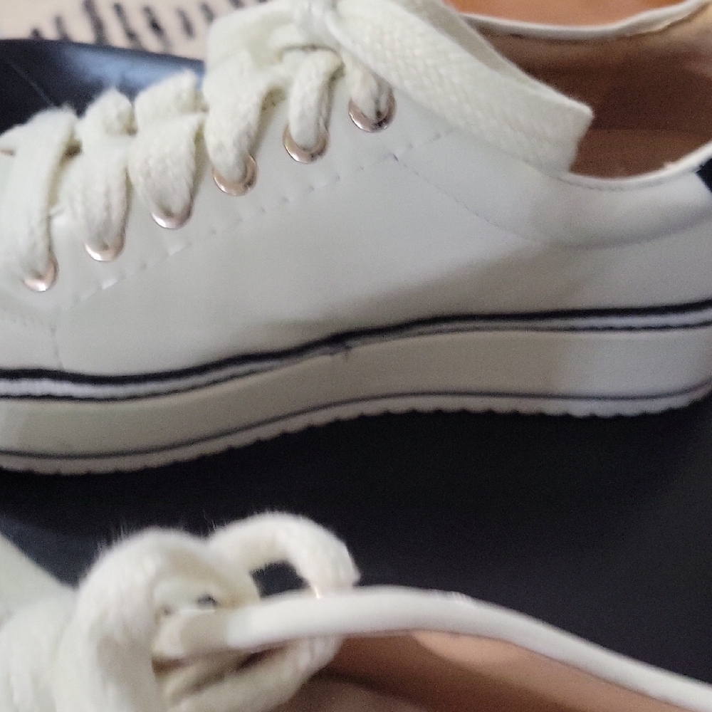 Joie Dabnis Platform Sneakers - Picture 8 of 12